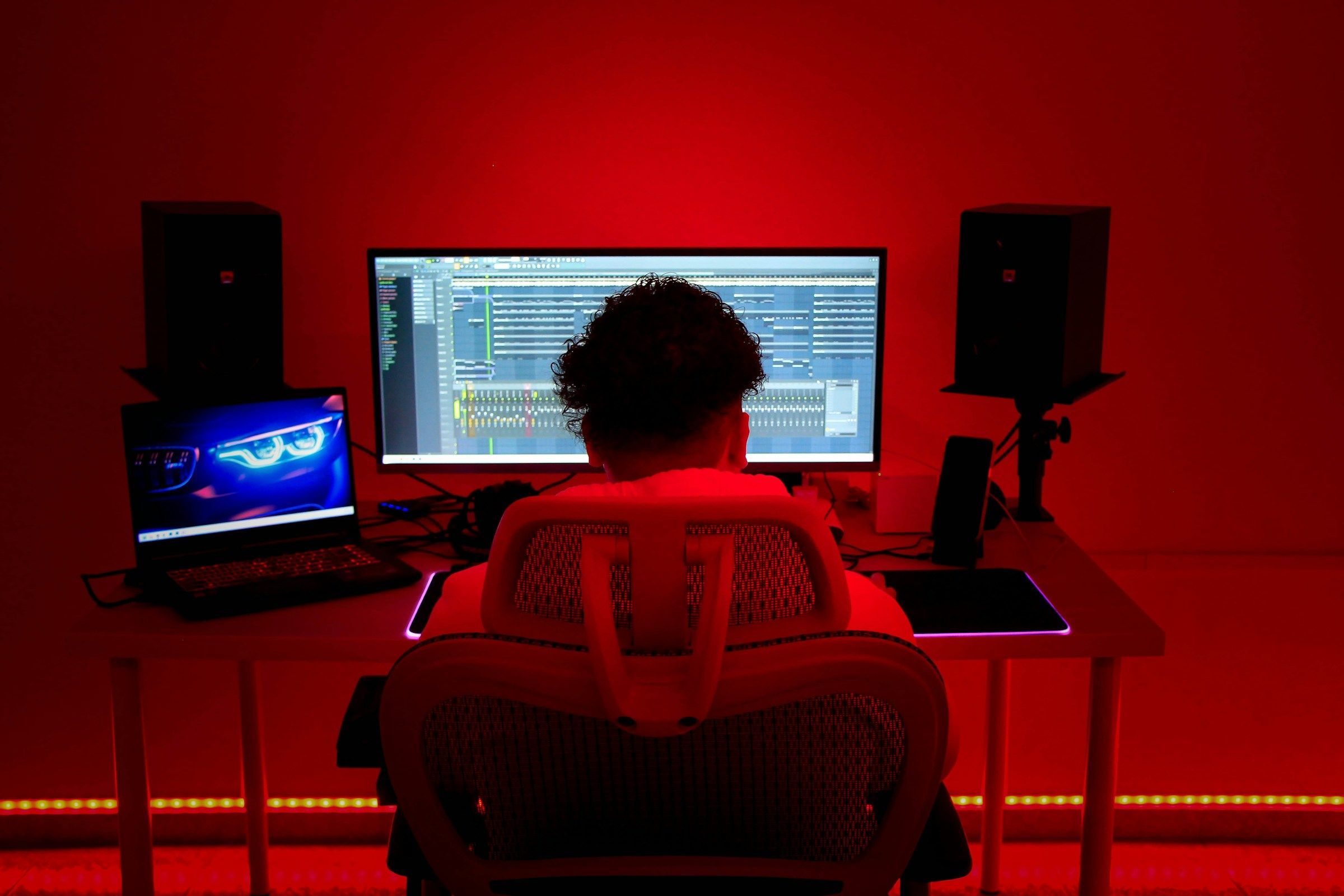 Person bei der Arbeit – LTX Studio