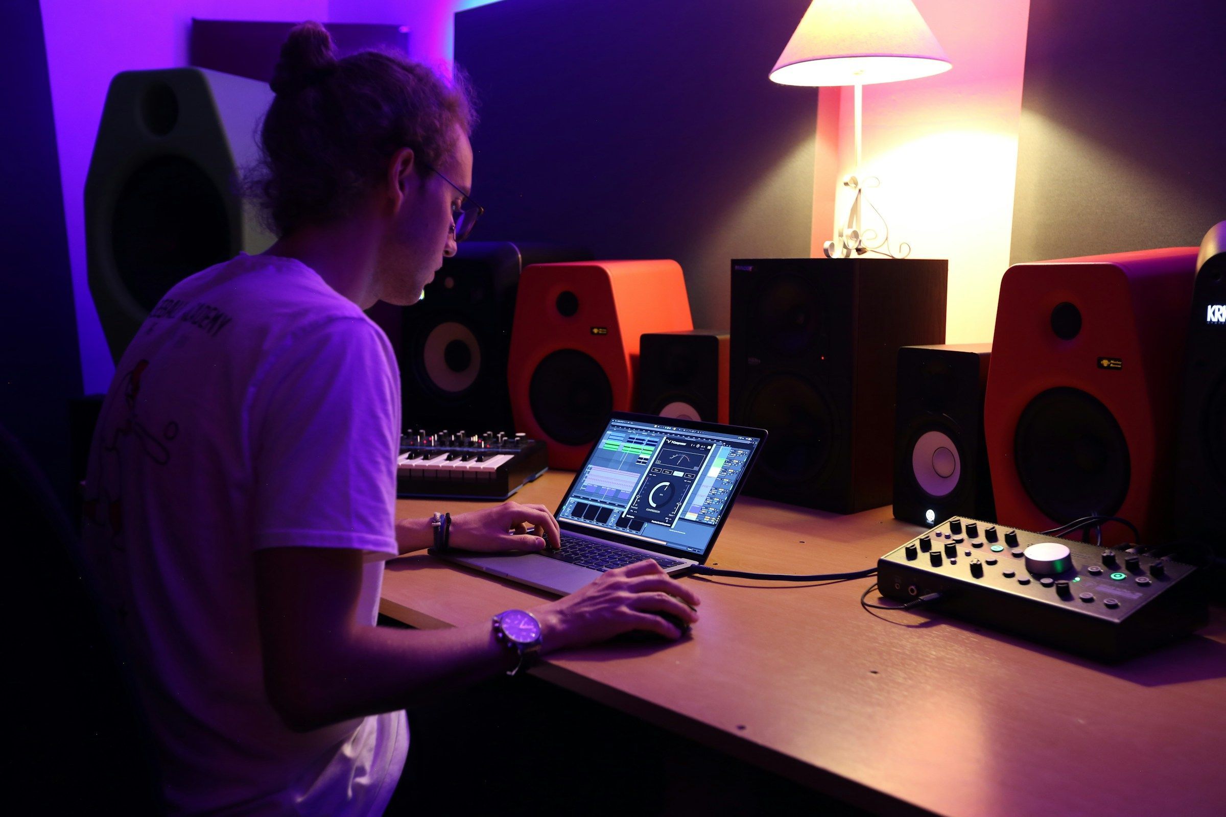 Person erstellte Inhalte – LTX Studio